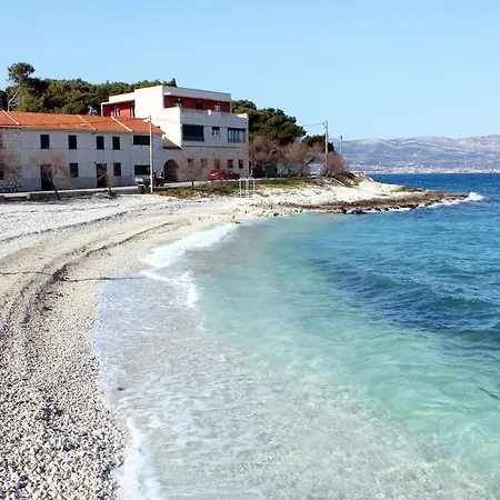 Πανσιόν With A Parking Space 11730